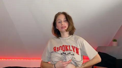 Let’s take the T-shirt off😏