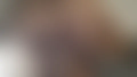 Bisschen Brüste kneten, willst du das nicht machen?