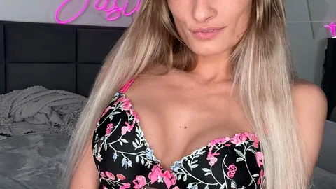 Einmal neue Dessous đ versaut sexy angezogen und nackt đ€€đ€€đ€€đ€€