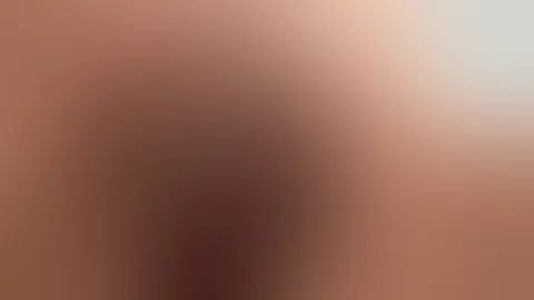 Abends werde ich besonders unartig đđŠ Komm lieber nĂ€her⊠vielleicht darfst du zusehen đ Gönn dir die geile Nahaufnahme meiner sĂŒssen P***y