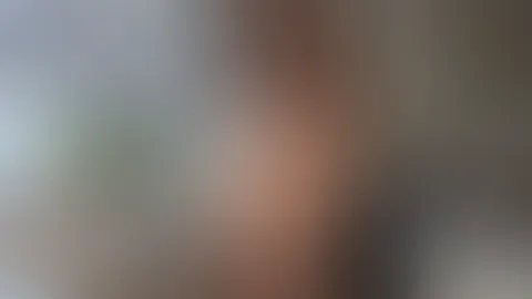 Guck mal, was der Nervenkitzel am Fenster mit mir gemacht hat... Eigentlich wollte ich doch gar nicht so viel zeigen 🫢. Vielleicht war das jetzt zu viel des guten?