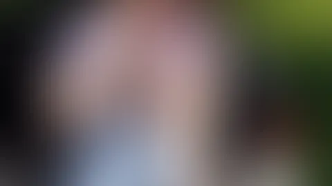 I quickly pulled up my T-shirt in the trunk and let some fresh air hit my boobs 😈🔥