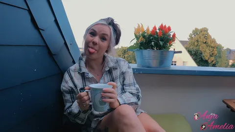 Outdoor Blowjob auf dem Balkon - Welcher Nachbar hat mich gesehen?