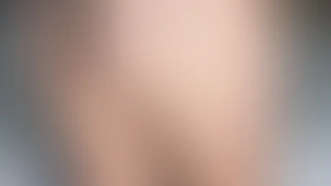 Kleiner analplug 😋der mittlere und grosse folgen 😎🥵😘