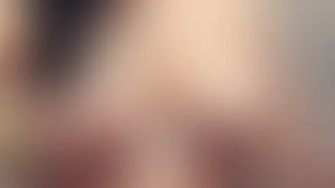Hey Daddy , würdest du mich vernaschen wenn ich so vor dir sitze ?