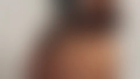 Hättest du Spaß daran, mir meinen A***h zu versohlen ? 🔥