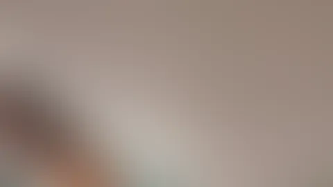 Kurzes #Video haha, ich nehme dich runter zu meinem #A***h und ziehe meinen #Slip zur Seite đđ Du siehst meine enge rasierte #Vagina đ Lecker đ„°