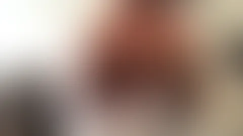 Junges Gemüse für die reife Milf F***e! Ich wollte ja eigentlich einen Gurkensalat machen.. aber hey wenn so ein junges prächtiges Gemüse schonmal in meine Händen liegt dann muss das natürlich genutz