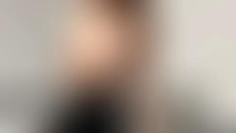 Weniger Stoff, mehr Leder. Oben ohne - Traust du dich hinzusehen?đ FĂŒr Abonnenten kostenlos!