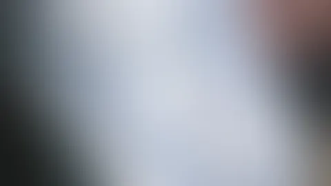 Ich habe im Park mal kurz meine groĂen Titten raus geholt und etwas durch geknetet đ
