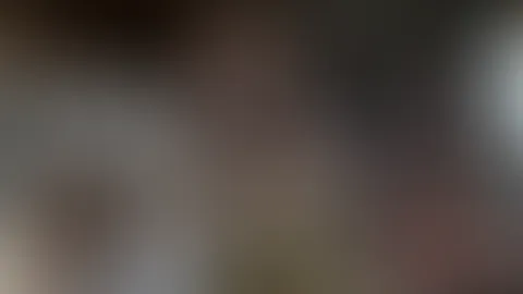Megageiles Fotoshooting mit der wunderschönen Vivien im Kuhstall! Nackt und angeleckt zwischen den Kühen!