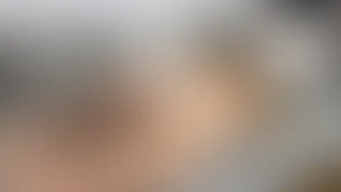 Erzähl mal, kniest du dich doch hin oder lehnst du dich doch lieber über mich drüber, um deinen S*****z tief in meine P***y zu stecken? 🫦