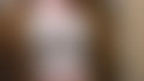 1min38 Neuen Drehort gefunden!🥵 Schau das Video ganz an🤪 Zeige dir in einem geilen Outfit (Lackjacke, Lederleggings und sexy BH) meinen neuen geheimen Drehort (kleine Werkstatt)!😏 Bisschen aufgeil