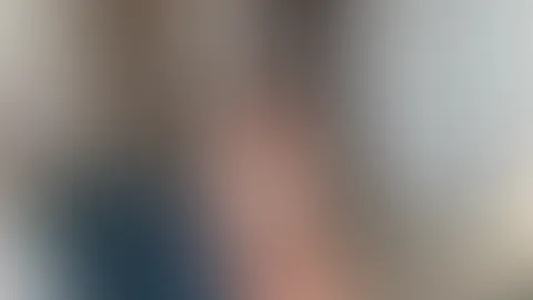 Mega-Titten-Brünette saugt Dildo leer & fingert sich zum Wahnsinn!