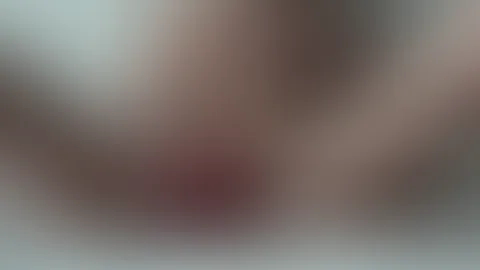 Schau wie weit ich squirten kann :)