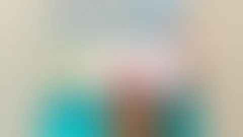 Hey Boy, heute war ich wieder mal unterm Soli.. #Hawaiitoast. Für Dich rekel ich mich flink auf der Sonnenbank und verwöhne meine immer notgeile feuchte Perle für dich. Nächstes Mal kommst du mit ok?