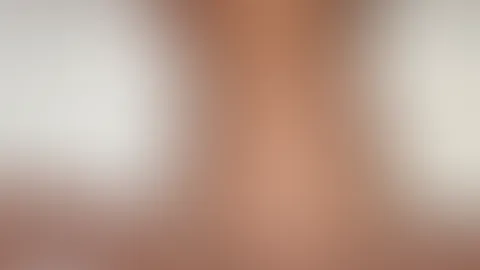 Ans Bett gefesselt, gef**kt worden inklusive C*****t auf meinen Körper