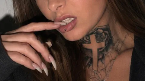 Kleine enge nasse M****i 💦💦🤤