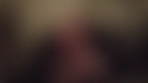 Ich creme meien Monster Titten ein