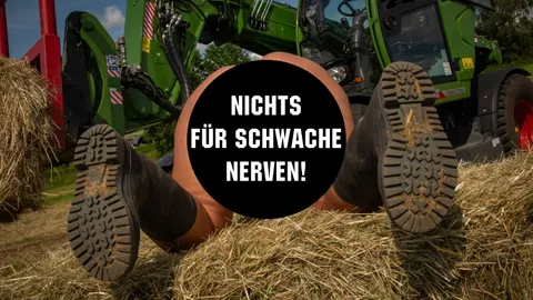 Nude in Public 🔥🌶️💦 Nackt auf dem Heuballen 18++