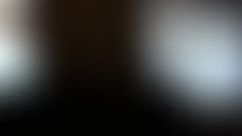 Erwischt von der Stieftante! – Perverse Spiele im Club! Da komme ich in meinen Stamm-Swingerclub und dann das! Da macht meine Stiefnichte mit meinem Stiefneffen rum. Einfach unglaublich! Eigentlich D