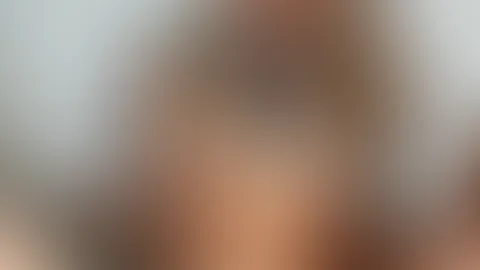 Ganz alleine,nur den Dildo in der P***y😋💓