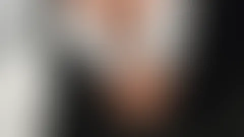 Genug gezeigt, um dich neugierig zu machen… und noch lange nicht alles 😈 Wenn du mehr willst, musst du dich schon trauen, mir zu schreiben 🔥