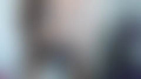 Im blauen Dessous ouvert mit grüner Gurke