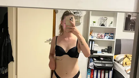Neue Nacktbilder und neue Bilder in Unterwäsche