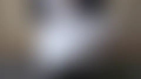 Heute wird’s langsam… ganz langsam 🖤 Meine weißen Socken, meine Füße, jeder Moment bewusst genossen… Aber viel spannender: Was willst du sehen? 👀 Ich mache auch individuelle Wunschvideos & Bilder – 