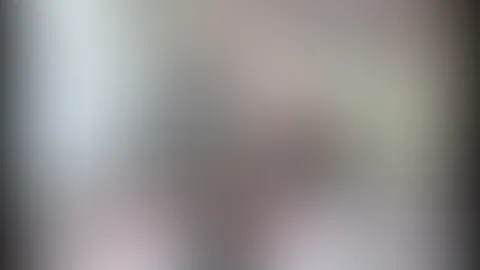 Oh Mann! Ich habe es probiert. Endlich hab ich mich getraut und mal probiert, ob ich so geil werden kann, dass ich sogar squirte. Und wow, war das mal geil…