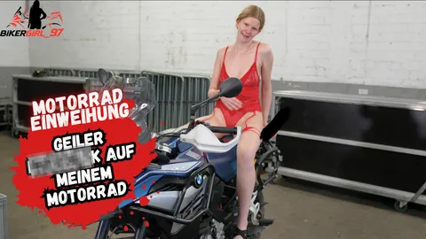 Mein Bike wird eingeritten! Geiler Dildof**k auf dem Bike!
