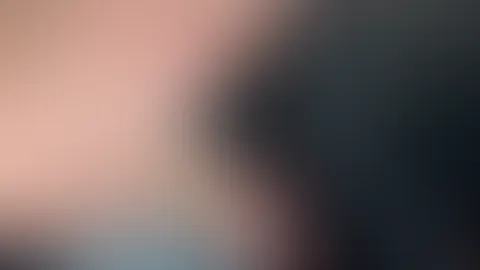 Magst du auch Wetlook Hosen? 🥵 Ihre kleine Teeny P***y wird dabei richtig schön feucht gemacht 💦😍