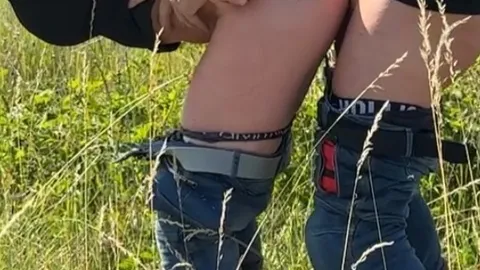 Geile in der Pause auf der Wiese vom User gevögelt.