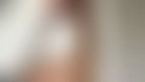 Du kennst deinen Platz ⬇️ Er ist immer derselbe — direkt unter mir. Auf den Knien, unter meinen Füßen, unter meiner vollständigen Kontrolle. Genau dort siehst du am besten aus 😈