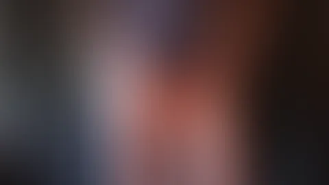Langsame ausziehen mit Titten spielen und mit da P***y