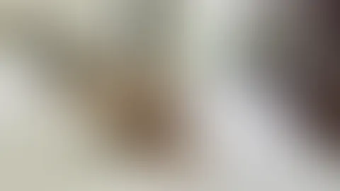 Morgen! đ Obwohl ich es liebe, MĂ€nner zu dominieren, vertausche ich manchmal gerne die Rollen und bekomme eine ordentliche Tracht PrĂŒgel. Sieh zu, wie ich mit einem LedergĂŒrtel versohlt werde, bis me
