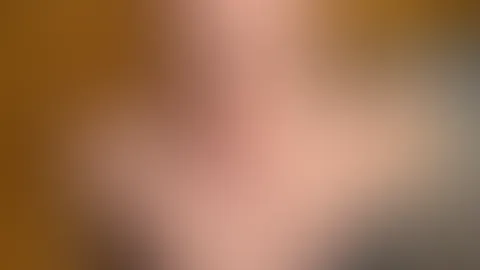 Hmm 🤨 spritzt du lieber ins Gesicht oder auf die Brüste? 😈 ich bekomme die Ladung gerne überall hin!