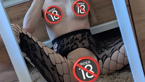 Dildospiel vor dem Spiegel🔥