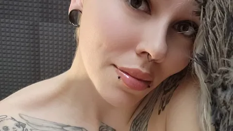 Nackt in meinem Kuscheligen Bett