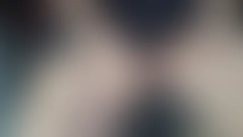 Shoppen im Einkaufszentrum mit großem Dildo und Orgasmus!