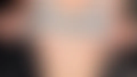Hilfst du mir beim ausziehen oder muss ich das alleine machen? 💋