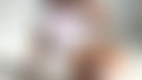 Ein weicher Körper, offen und wartend… was würdest du als Erstes tun? 😈🍑💦