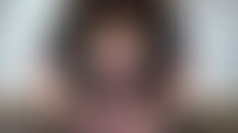 Denkst du ich bekomm das Oberteil noch zu? Oder doch lieber offen lassen? đ