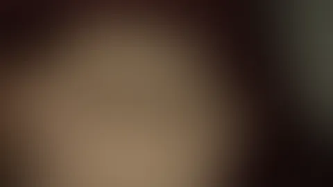 Öffne doch gerne meinen süßen Schlafanzug damit die geilen boobies rausfallen 🤭😍