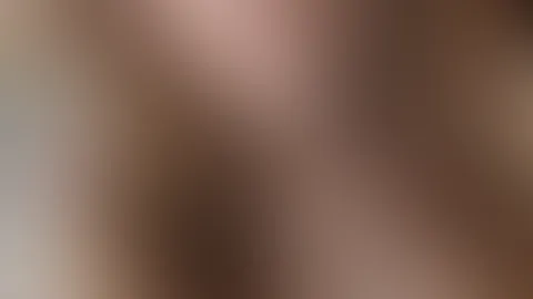 Frische Blumen zu Hause sind wie ein kleines „Ich liebe dich“ von mir selbst 💐 Nicht ein riesiger Strauß einmal im Jahr, sondern kleine Freuden öfter: ein paar Tulpen in der Vase, Gänseblümchen auf d