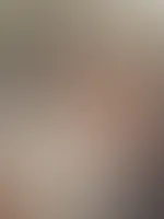 Weiß gefällt mir🤍 erinnert mich an eine geile Ladung S****a😍 sogar meine Nippel zeigen sich alleine bei dem Gedanken an eine Ladung der Lust Saftes auf ihnen 😈💦