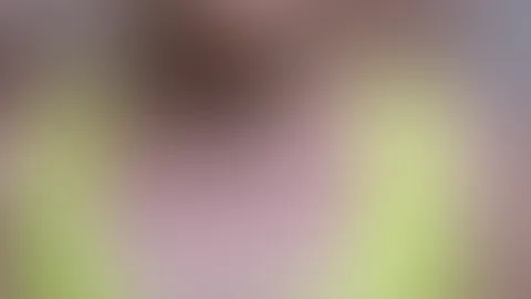 Bitte spritz mir ins Gesicht!😍 Ja genau ich flehe dich in diesem Video an mir ins Gesicht zu spritzen💦 Ich trag dabei einen süßen Zopf und meine Brille natürlich🫣 dazu einen neongelben Fischnetz An