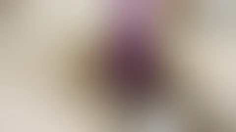 Mit dem Dildo in der Badewanne verwöhnt