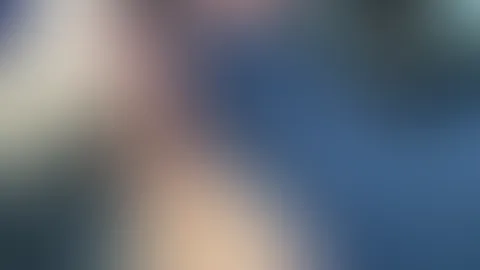 MiaXXX - Handjob während der Autofahrt